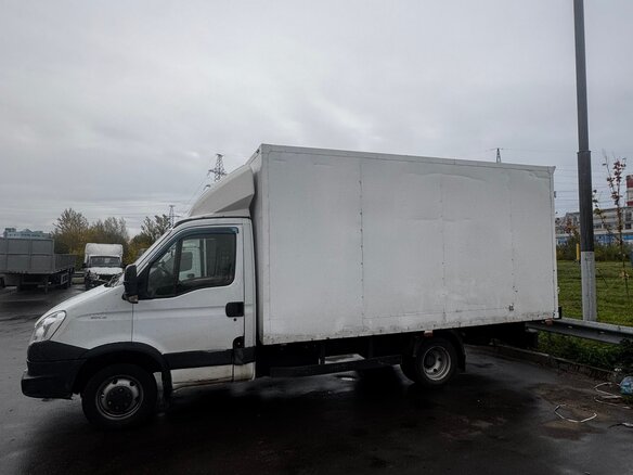 2012 Iveco Daily, белый, 2000000 рублей - вид 1