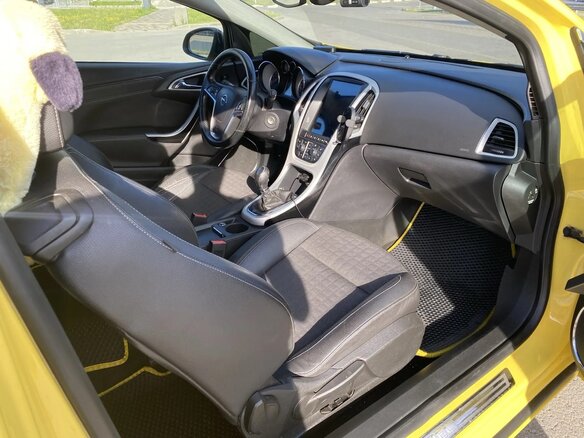 2011 Opel Astra GTC J Рестайлинг, жёлтый, 680000 рублей - вид 10
