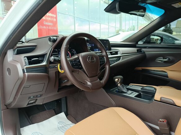2018 Lexus ES 300h VII, белый, 4200000 рублей - вид 6