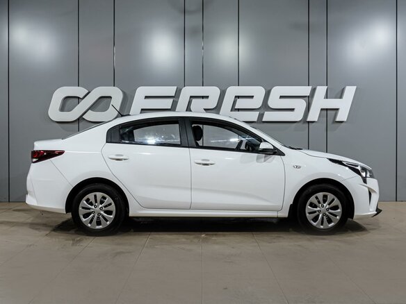 2021 Kia Rio IV Рестайлинг, белый, 1499000 рублей - вид 4
