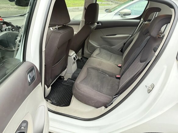 2009 Peugeot 308 I, белый - вид 12