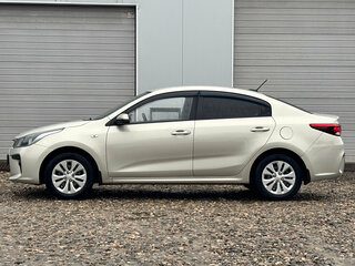 2019 Kia Rio IV, бежевый, 1500000 рублей, вид 2