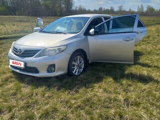 2011 Toyota Corolla X (E140, E150) Рестайлинг, серебристый, 800000 рублей, вид 1