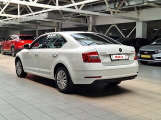 2019 Skoda Octavia III (A7) Рестайлинг, белый, 1690000 рублей, вид 5