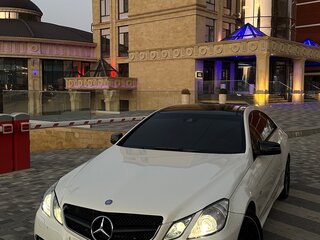 2011 Mercedes-Benz E-Класс 200 7G-Tronic IV (W212, S212, C207), белый, 1380000 рублей, вид 2