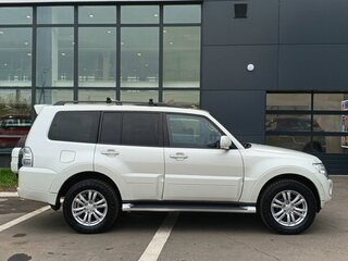 2014 Mitsubishi Pajero IV Рестайлинг 1, белый, 2119000 рублей, вид 4