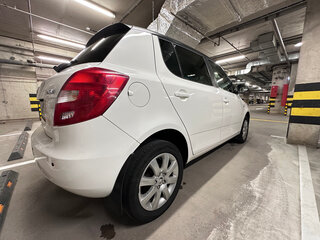 2014 Skoda Fabia II Рестайлинг, белый, 950000 рублей, вид 4