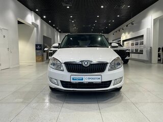 2014 Skoda Fabia II Рестайлинг, белый, 780000 рублей, вид 2
