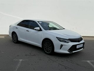 2016 Toyota Camry US Market VII (XV50) Рестайлинг, белый, 1460000 рублей, вид 3
