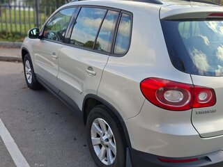 2011 Volkswagen Tiguan I, серебристый, 970000 рублей, вид 4