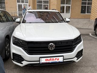 2019 Volkswagen Touareg III, белый, 4500000 рублей, вид 2