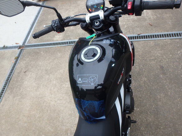 2026 Triumph Trident 660, красный, 1050000 рублей - вид 17