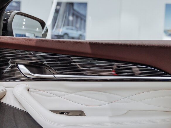 2026 Geely Monjaro, чёрный - вид 13