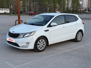 2014 Kia Rio 6-speed III, белый, 850000 рублей, вид 1