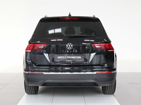 2021 Volkswagen Tiguan II Рестайлинг, чёрный, 1897000 рублей, вид 3
