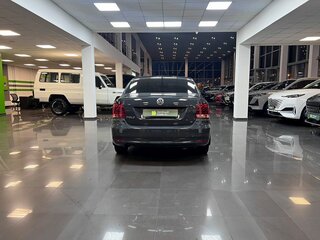 2015 Volkswagen Polo V Рестайлинг, серый, 990000 рублей, вид 4