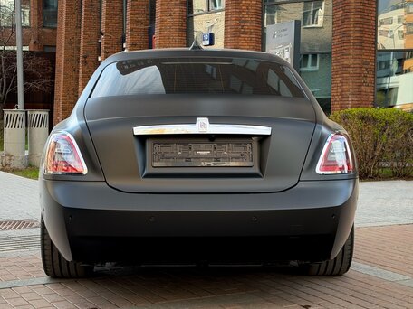 2023 Rolls-Royce Ghost Black Badge II (Series I), чёрный, 32500000 рублей, вид 5