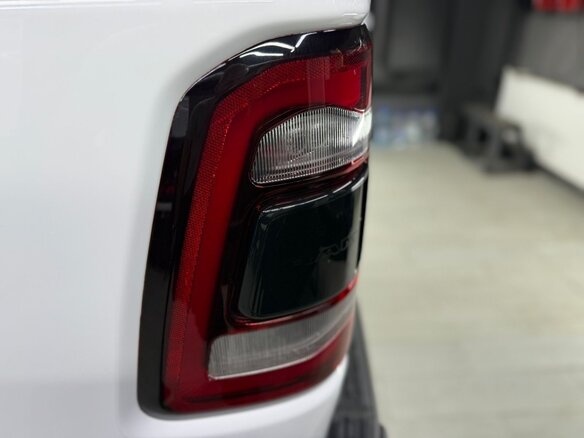 2023 Ram 1500 Crew Cab V, белый, 7700000 рублей - вид 15