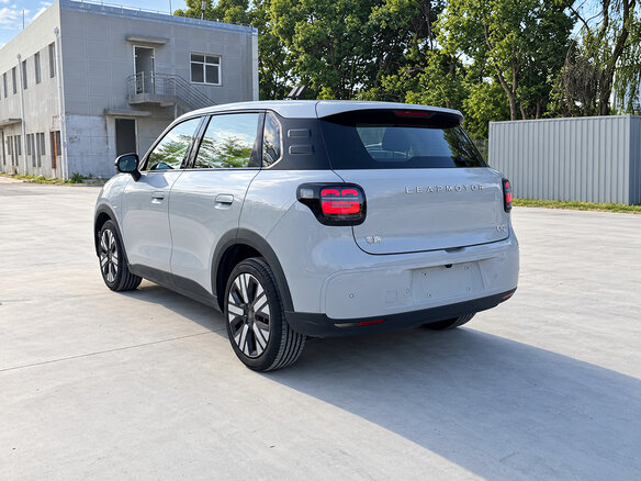 2026 Leapmotor A10 39.8 kWh, бежевый, 1600000 рублей - вид 14