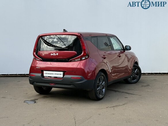 2022 Kia Soul III Рестайлинг, красный, 2050000 рублей - вид 4