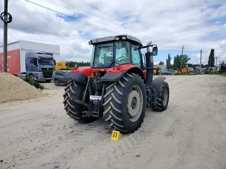 2014 Massey Ferguson MF 7624, красный, 9397000 рублей, вид 3