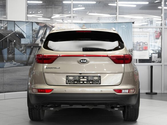 2017 Kia Sportage IV, коричневый, 1699000 рублей - вид 4
