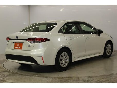 2023 Toyota Corolla XII (E210), белый, 1400000 рублей, вид 4