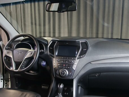 2017 Hyundai Santa Fe Grand III Рестайлинг, белый, 1999000 рублей, вид 5