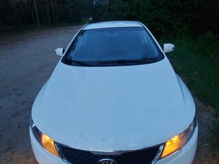 2009 Kia Cerato I Рестайлинг, белый, 450000 рублей, вид 3