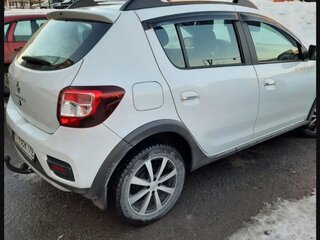 2018 Renault Sandero Stepway II Рестайлинг, белый, 1020000 рублей, вид 2