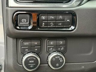 2026 GMC Yukon V Рестайлинг, серый, 12600000 рублей, вид 3