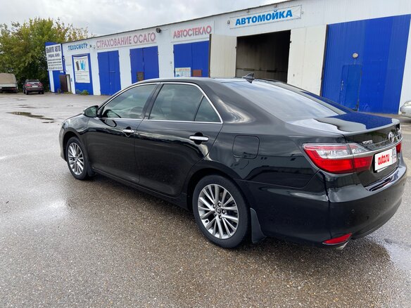 2016 Toyota Camry VII (XV50) Рестайлинг, чёрный, 2400000 рублей - вид 3