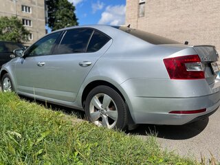 2019 Skoda Octavia III (A7) Рестайлинг, серебристый, 2500000 рублей, вид 5