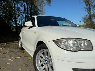 2011 BMW 1 серии 116i I (E81/E82/E87/E88) Рестайлинг, белый, 720000 рублей, вид 4