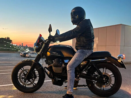 2013 Moto Guzzi V 7, чёрный, 580000 рублей, вид 1