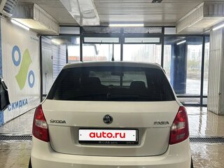 2013 Skoda Fabia II Рестайлинг, белый, 655000 рублей, вид 4