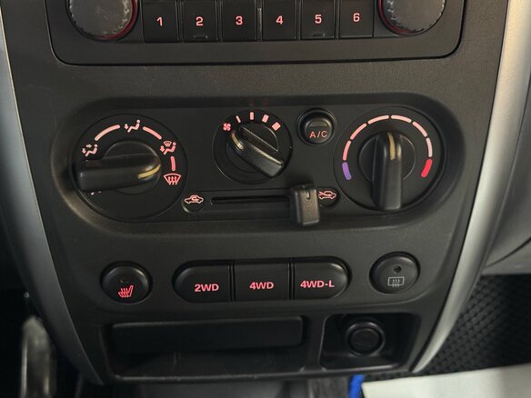2008 Suzuki Jimny Sierra III Рестайлинг 1, бежевый, 1090000 рублей - вид 13