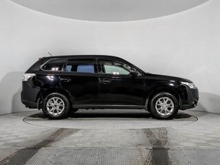 2013 Mitsubishi Outlander III, чёрный, 1090000 рублей, вид 3