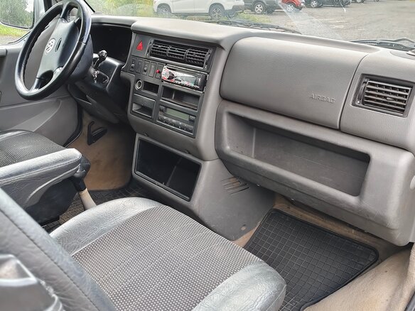 2002 Volkswagen Multivan T4, серебристый, 1050000 рублей - вид 7