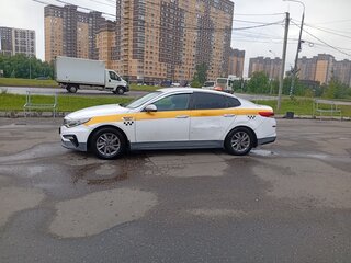 2018 Kia Optima IV Рестайлинг, белый, 850000 рублей, вид 4