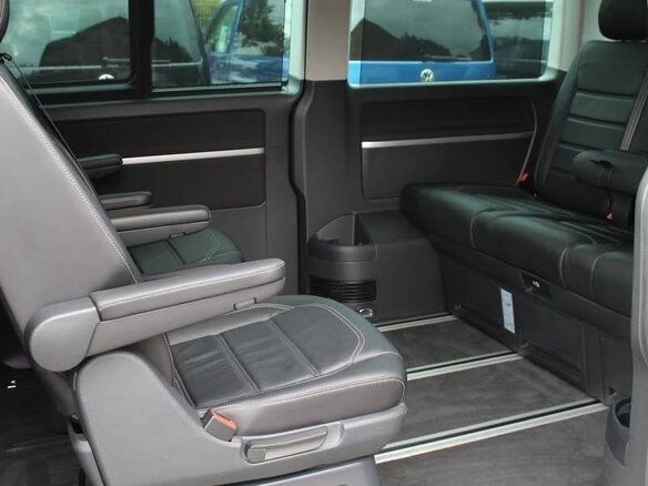2022 Volkswagen Multivan T6 Рестайлинг, чёрный, 4679088 рублей - вид 13