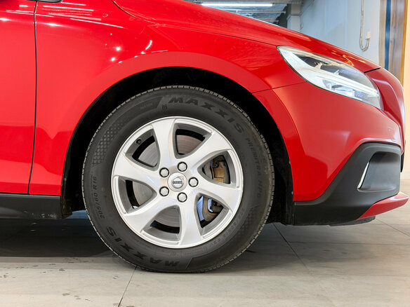 2017 Volvo V40 Cross Country I Рестайлинг, красный, 1970000 рублей - вид 22