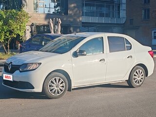 2017 Renault Logan II, белый, 520000 рублей, вид 1