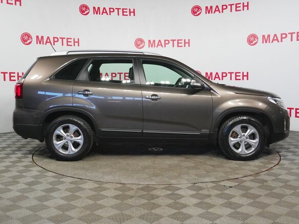 2017 Kia Sorento II Рестайлинг, бежевый, 2100000 рублей - вид 4
