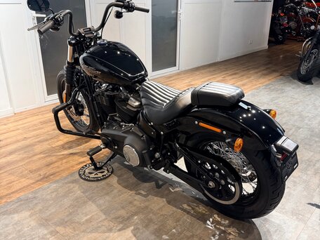 2019 Harley-Davidson Street Bob, чёрный, 1599000 рублей, вид 5
