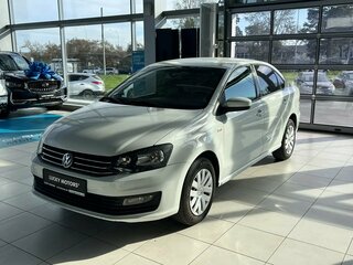 2016 Volkswagen Polo V Рестайлинг, белый, 495000 рублей, вид 3