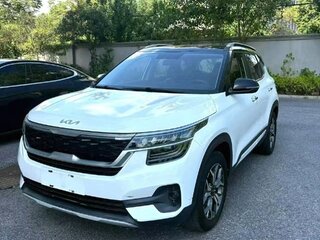 2022 Kia KX3, белый, 1610000 рублей, вид 1