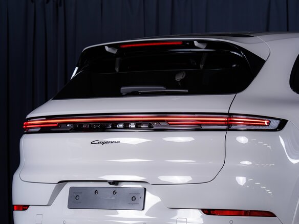 2026 Porsche Cayenne III Рестайлинг, серый - вид 7