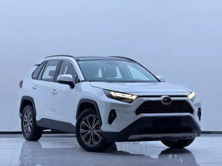 2024 Toyota RAV4 V (XA50), белый, 3320000 рублей, вид 3