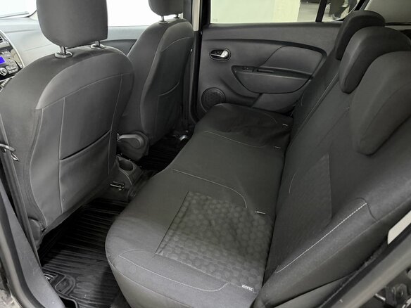 2015 Renault Sandero II, чёрный - вид 13